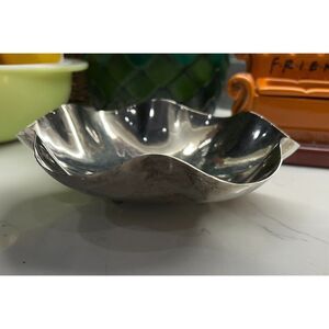 VINTAGE Silver Plated Scalloped Footed Candy Dish